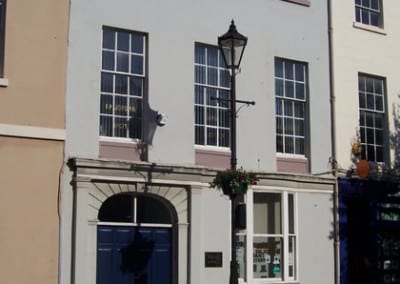 4 Priory Place
